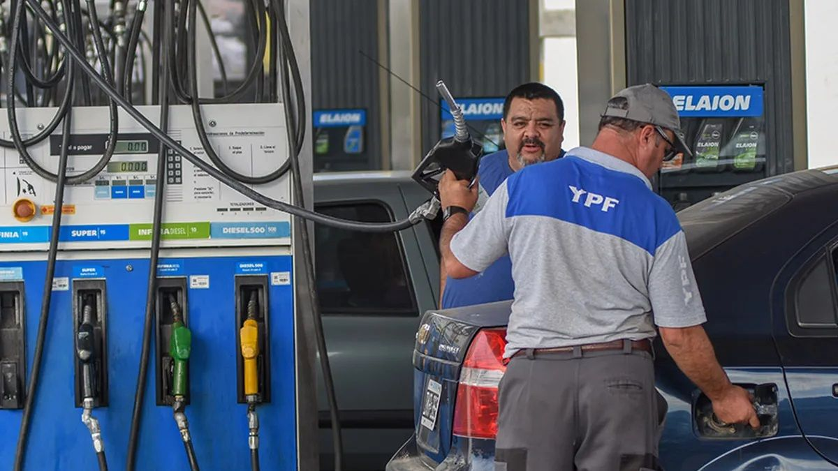 Estaciones de servicio, comercios y bancos en Jujuy: así es la atención por Navidad