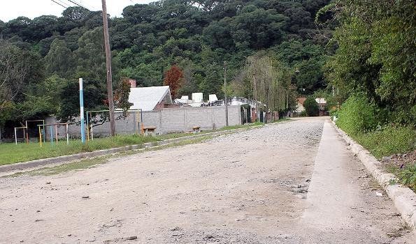 Se realizaron obras de cordón cuneta y desagües pluviales en Villa Jardín de Reyes