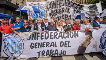 La CGT encabezó una marcha por las familias endeudadas