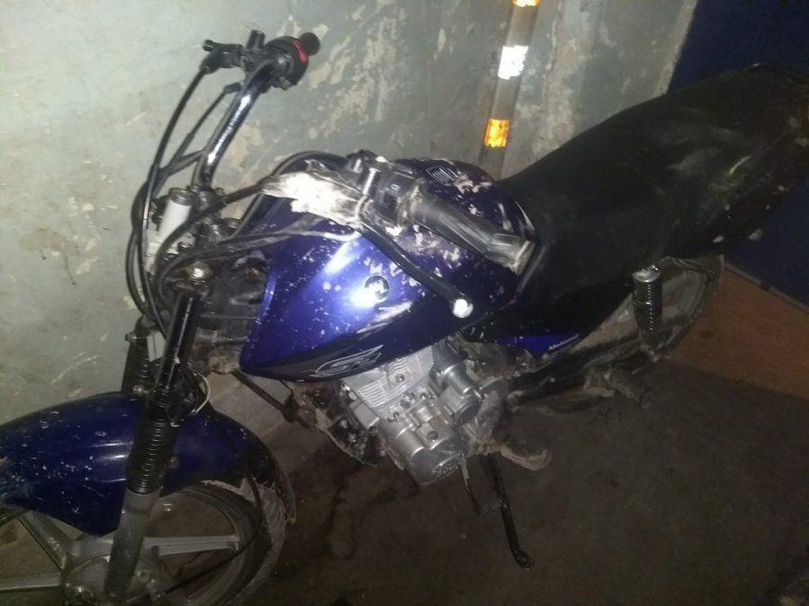 Al escapar de un control ocasionaron daños a policías motorizados