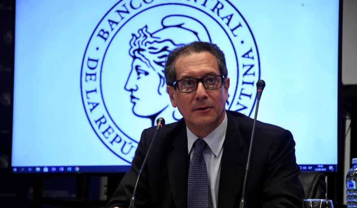 El Banco Central modificó su política cambiaria y se acerca a las exigencias del FMI