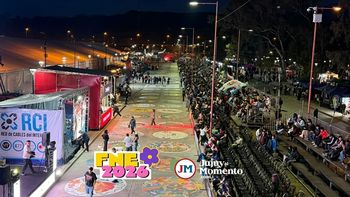 La lluvia cambió los planes: esta noche Jujuy tendrá desfile doble de carrozas