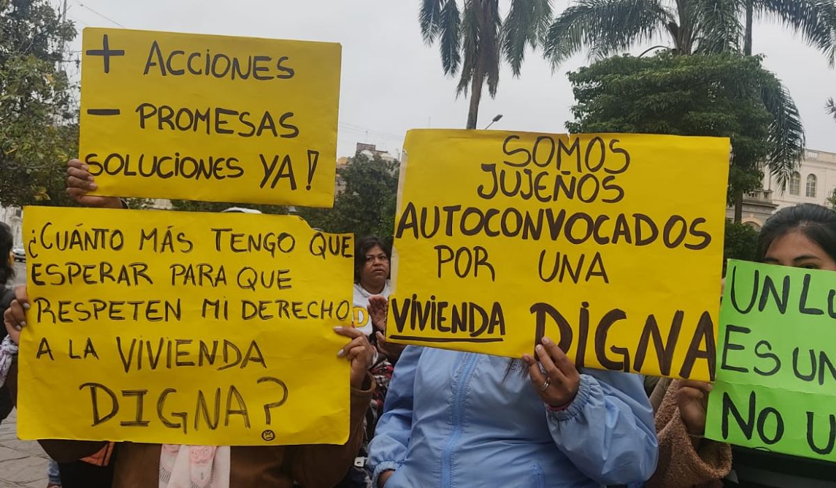 Vecinos capitalinos continúan exigiendo terrenos y viviendas al gobierno