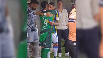 El cálido abrazo del jujeño Leo Ferreyra a un Campeón del Mundo