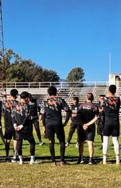 Con nuevos jugadores, Martín Martos empezó a moldear el nuevo Zapla