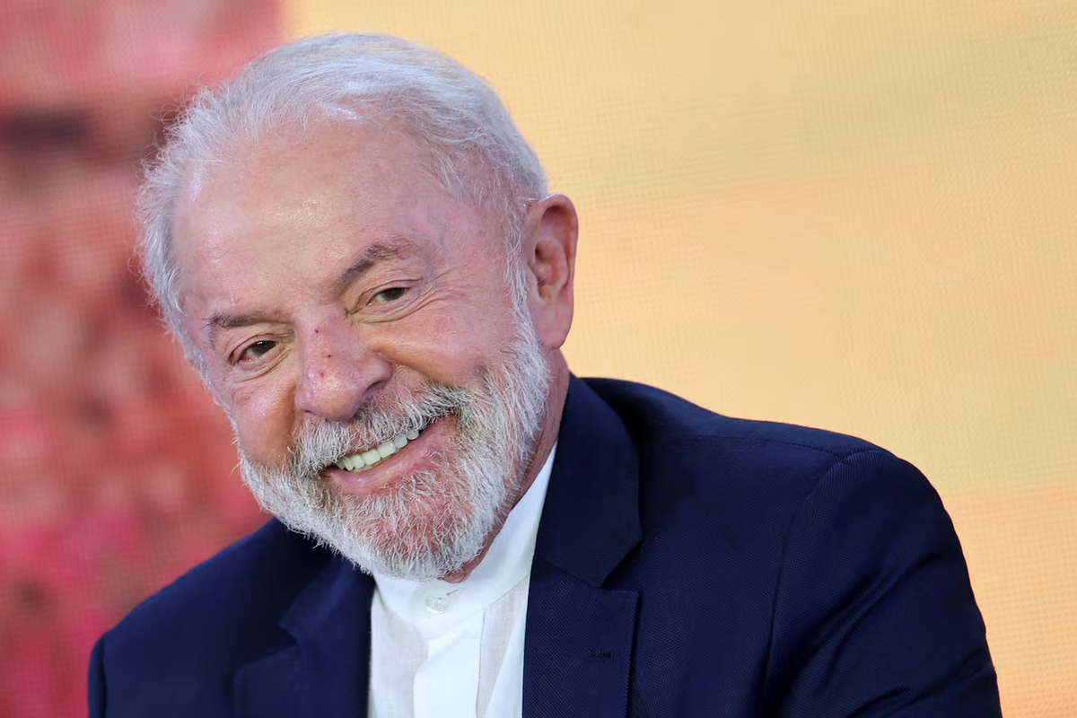 Lula da Silva confirmó que buscará la reelección para asumir su cuarto mandato en Brasil Lula da Silva confirmó que buscará la reelección para asumir su cuarto mandato en Brasil