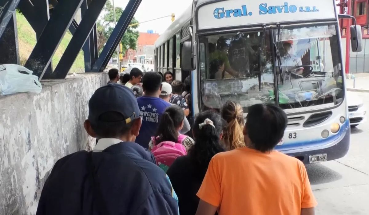 Colectivos destrozados: concejal afirma que la tarifa es acorde con la prestación