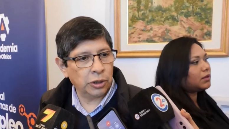 El secretario de Trabajo contra los gremios: 