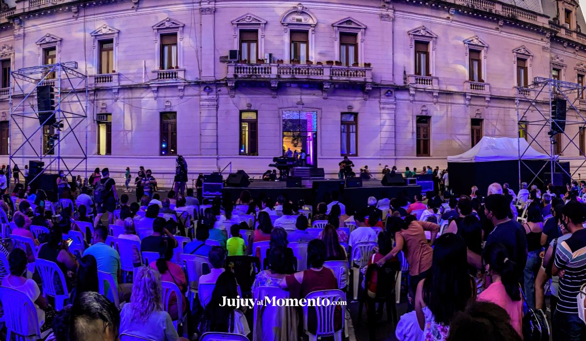 Invitan a disfrutar los conciertos del Especial Puna en la Plaza España