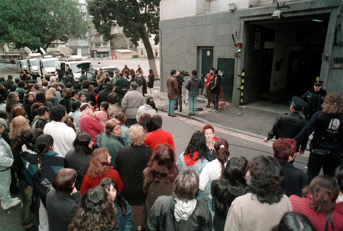 A 21 Años De La Muerte De Walter Olmos El Multitudinario Velatorio En