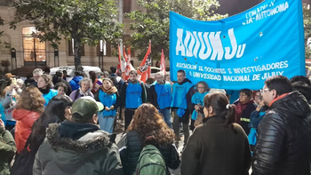 Docentes universitarios anunciaron un nuevo paro de 48 horas