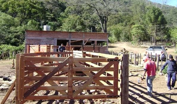 Infraestructura para producción bovina en las Yungas
