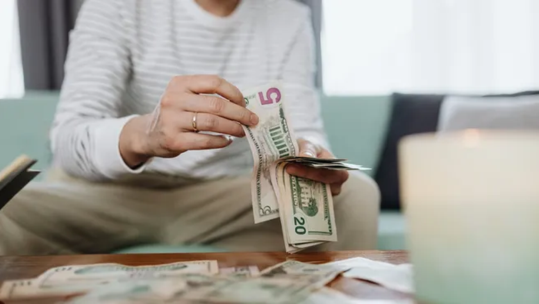El BCRA reglamentó el crédito en dólares para empresas que no generan divisas