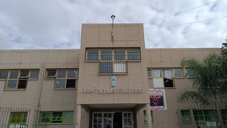 Clases normales pero con ausentismo y preocupación en la Escuela de Comercio de Perico