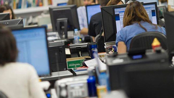 El gobierno nacional definió aumentos y sumas fijas extraordinarias para empleados públicos