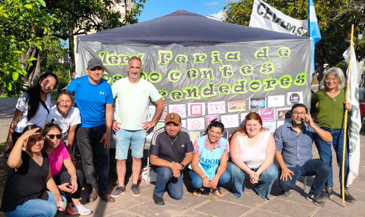 Feria de docentes emprendedores: Esto demuestra que no llegamos a fin de mes