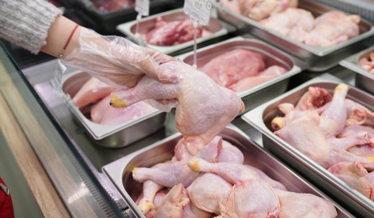 ¿Cuántos kilos de pollo o cerdo se pueden comprar con lo que vale un kilo de asado?