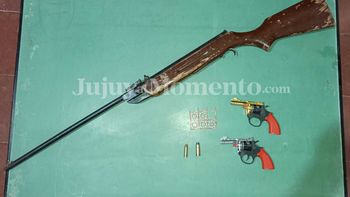 Niño de 12 años llevó una presunta arma de fuego a una escuela y allanaron su casa