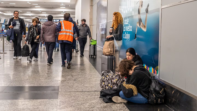 Aumentan las tasas de seguridad aeroportuaria: cómo quedan los precios de los vuelos