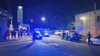 Tensión en Santa Fe: policías hicieron una protesta salarial y se enfrentaron con otros efectivos