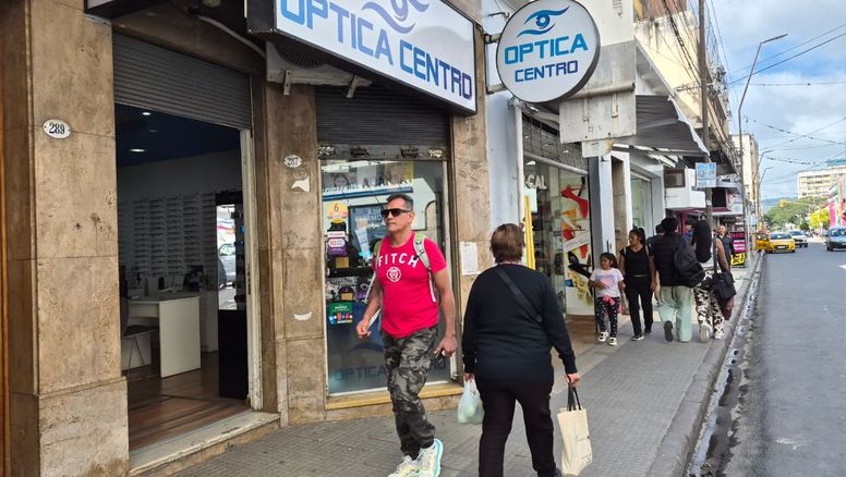 Más presión fiscal a comerciantes: apuntan a la Municipalidad por una polémica concesión