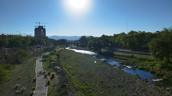 Empieza soleado y termina con lluvias, el pronóstico de lunes en la Capital