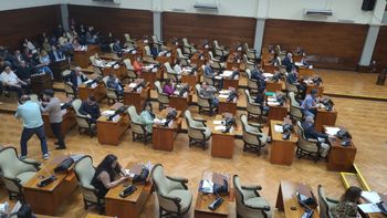 Pidieron interpelar a la ministra de Educación y al titular de Seguridad tras una tensa sesión