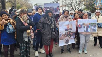 Denunciando persecución, vendedores ambulantes se manifestaron en la Municipalidad