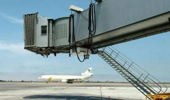 El aeropuerto tiene manga telescópica