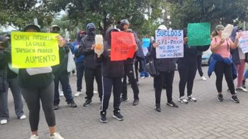 Familiares y retirados vuelven a la calle y presentan un nuevo petitorio en Casa de Gobierno