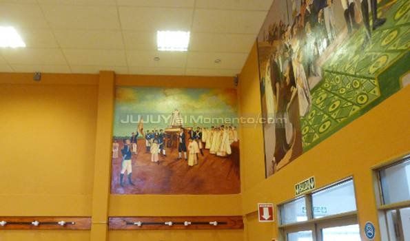 Las esculturas y murales de la Casa de la Cultura de Palpalá