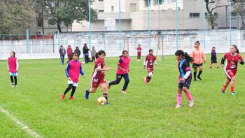 Con más de 40 equipos, la Liga Infantil de Fútbol Femenino puso primera