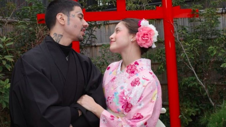 Emilia Mernes deslumbró como geisha en Japón: kimono y ceremonia del té junto a Duki