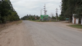 Parches provisorios y falta de señalización en la Ruta 1, en El Remate