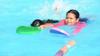 Gran jornada de natación en La Mendieta