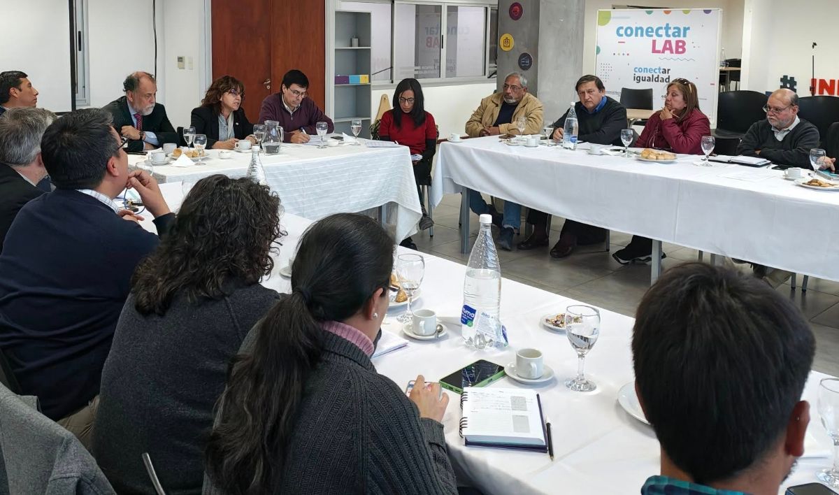 Más de dos meses después, gremios y gobierno vuelven a verse las caras Más de dos meses después, gremios y gobierno vuelven a verse las caras