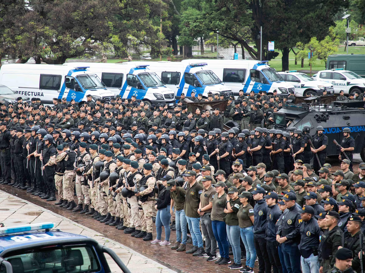 Aumento de sueldos para policías, gendarmes y otras fuerzas