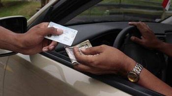 Dos investigaciones, un juzgado y el destino incierto de millones de pesos