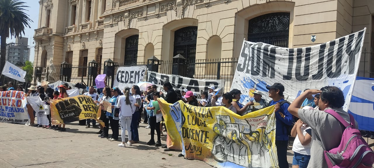 Gremios no se cansan de insistir con paritarias reales en Jujuy