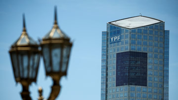YPF: Tras la suspensión del fallo, la Justicia de EEUU cita a Argentina a una nueva audiencia