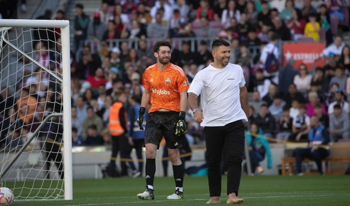 El Camp Nou pidió por la vuelta de Lionel Messi al Barcelona en la final de la Kings League