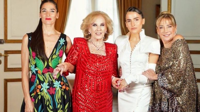 La increíble sesión de fotos de Mirtha, Marcela Tinayre, Juana Viale y su nieta Ámbar