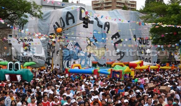 Gran convocatoria en el Festival de los Reyes Magos de la Tupac Amaru