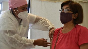 Ya se aplica la vacuna antigripal a embarazadas y mayores de 65 años en Jujuy