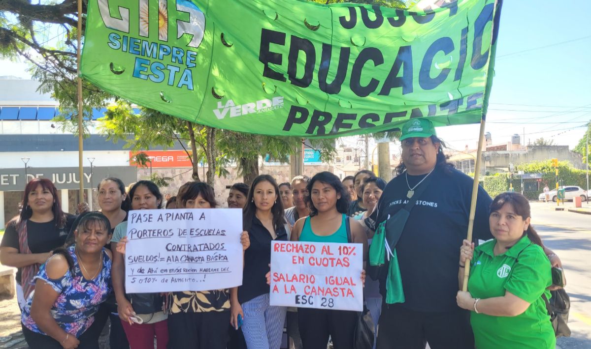 El rechazo al 10% ofrecido por el gobierno jujeño se hizo sentir en las calles