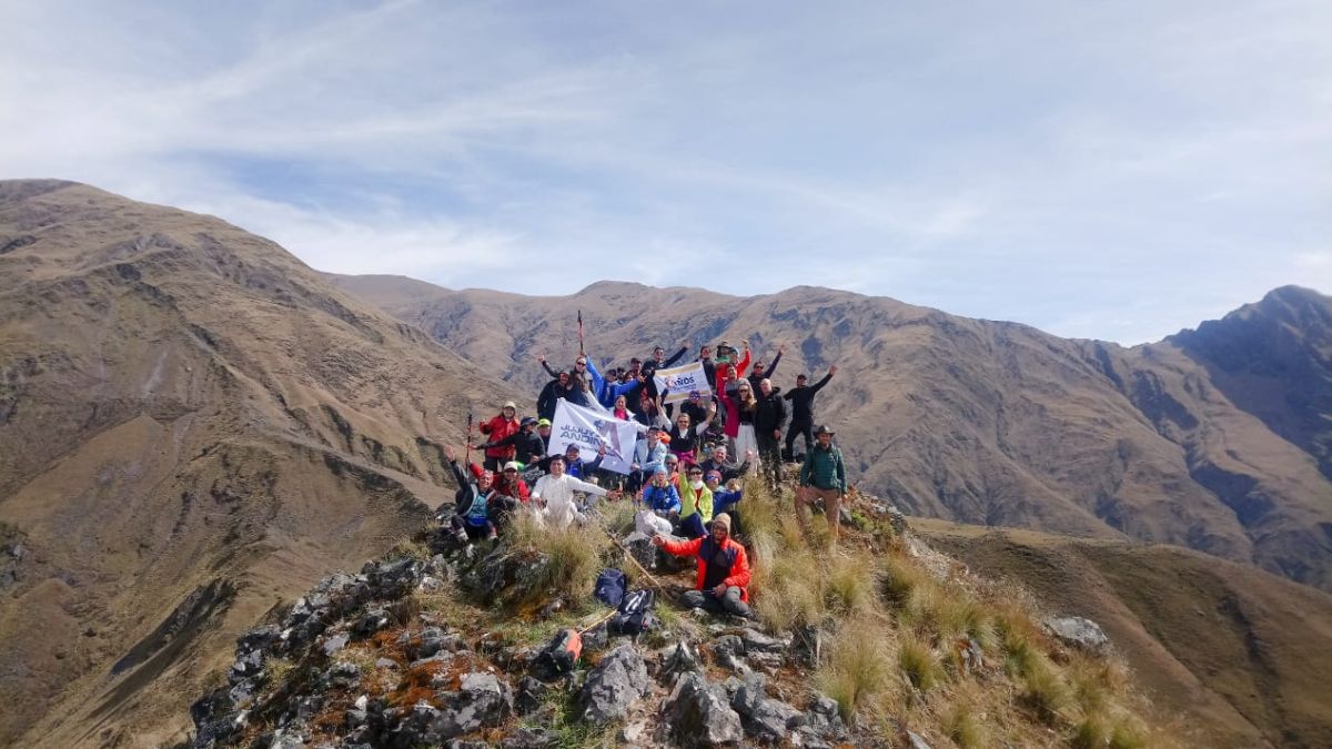 Montañistas jujeños hicieron cumbre en el cerro Laguna de Yala