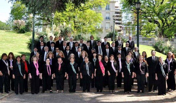 El Coro Polifónico Nacional de Ciegos en la Plaza Ricardo Vilca