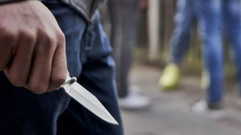 Un hombre fue asaltado, no se resistió y aún así lo apuñalaron