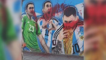 En medio de la crisis del fútbol argentino, vandalizan un mural mundialista