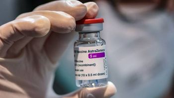 Polémica por los posibles efectos adversos de la vacuna AstraZeneca